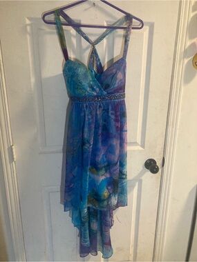 Laura Petite 
Asymmetrical Blue-Purple Print High-Low Dress
